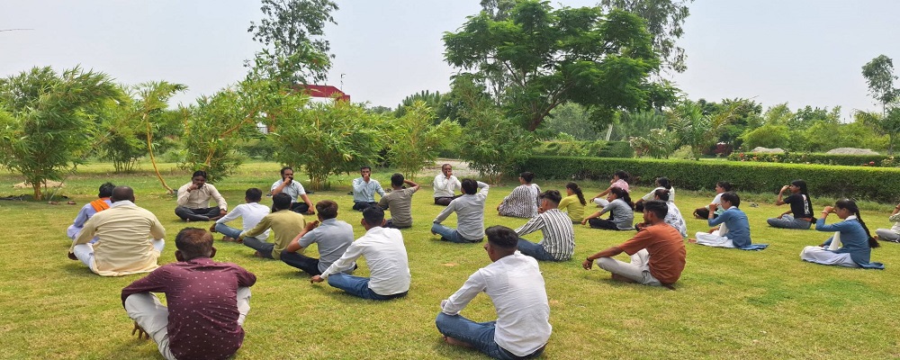 SMT. SANTOSH KUMARI PATHAK SMRITI MAHAVIDYALAYA,GURA BARELA,DATAGANJ,BUDAUN	